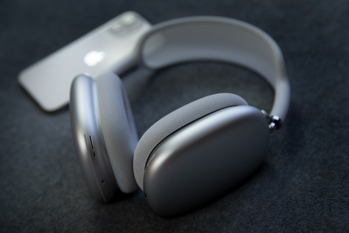 Наконец-то купил AirPods Max. Но сразу нашёл две проблемы