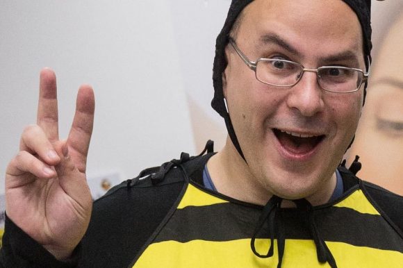 Эльдар Муртазин четко знал, что Samsung не уберёт зарядку из комплекта. Упс, убрала