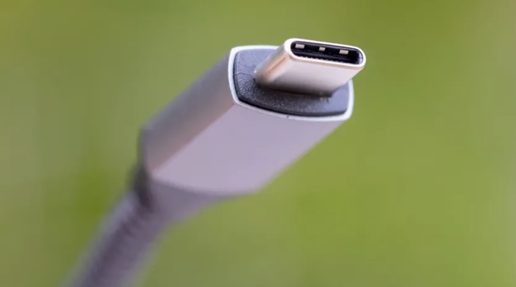 Представлен USB-C 2.1 с мощностью 240 Вт без адаптера питания