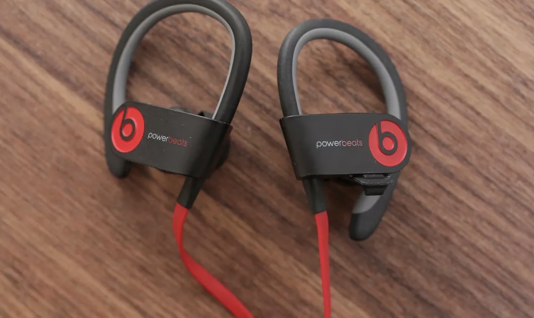 Владельцы Powerbeats 2 начали получать выплаты за скрытый дефект в наушниках. Каждому дают $114