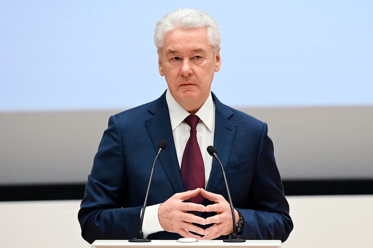 Собянин объявил обязательную вакцинацию в Москве для работников в сфере торговли и услуг