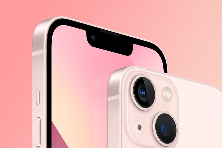 В iPhone 13 вырез над экраном уменьшили в ширину, но увеличили в высоту 🤯
