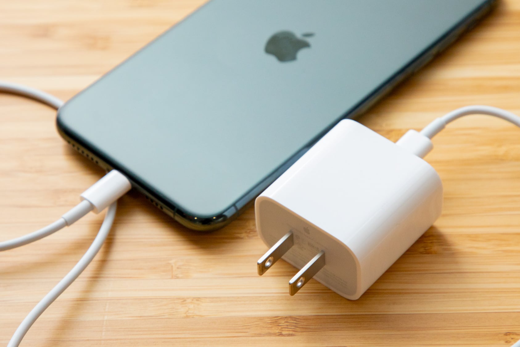 Еврокомиссия хочет сделать USB-C стандартным портом во всех смартфонах. Apple раскритиковала решение