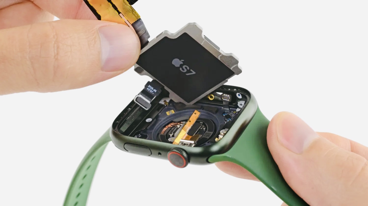 iFixit вместе с бывшими инженерами Apple разобрали Apple Watch Series 7