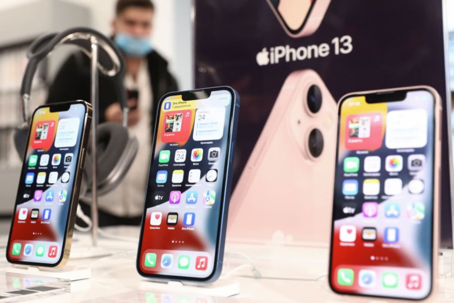 iOS 15 установлена на 20% всех айфонов. Это почти в два раза меньше, чем iOS 14 год назад