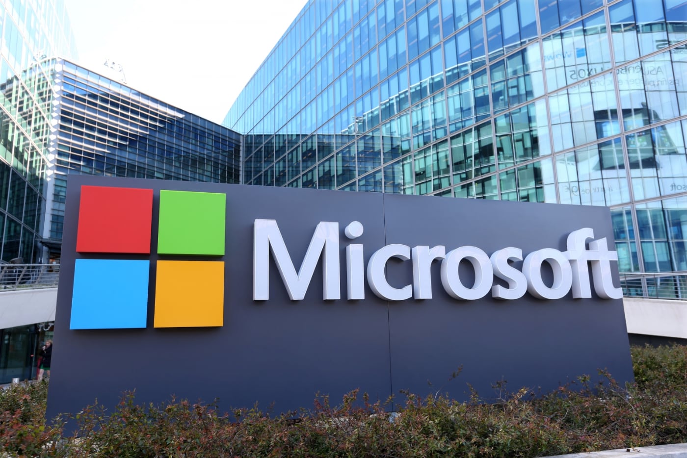 Microsoft переманила ведущего инженера Apple по разработке процессоров