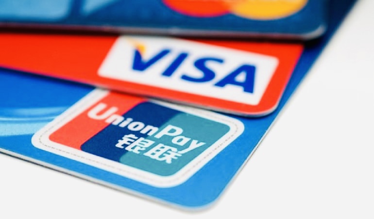 Как платить за границей картой российского банка после остановки работы Visa и Mastercard (есть решение)