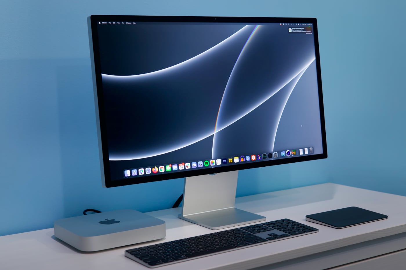 Новый монитор Studio Display работает под управлением полноценной iOS 15.4