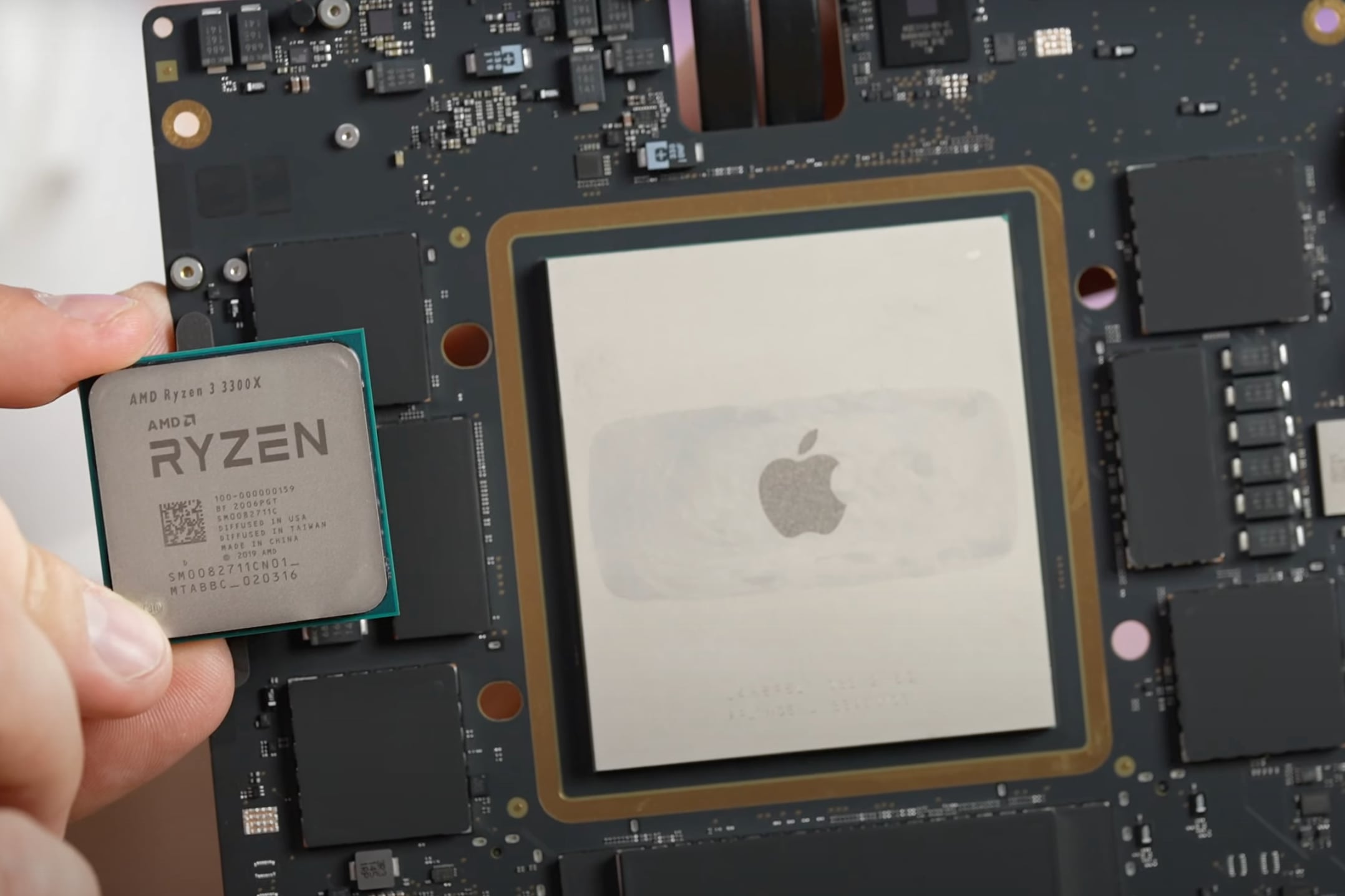 Mac Studio впервые разобрали на видео и показали процессор M1 Ultra