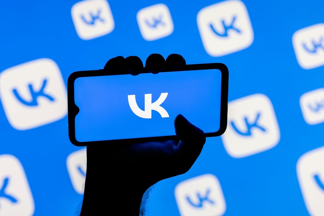 VK ищет, у кого купить много серверов. В России с поставками дефицит, а бэушных просто нет