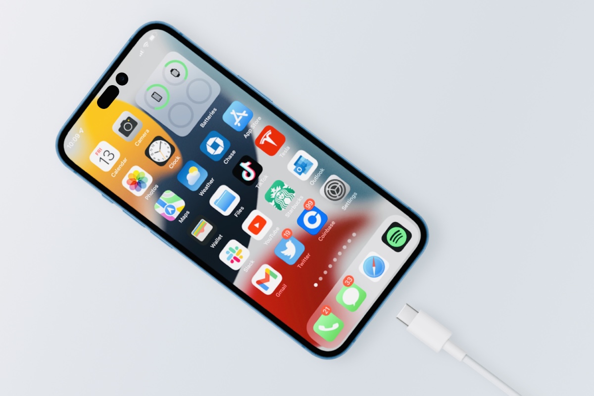 Bloomberg: Apple тестирует iPhone с разъемом USB-C вместо Lightning