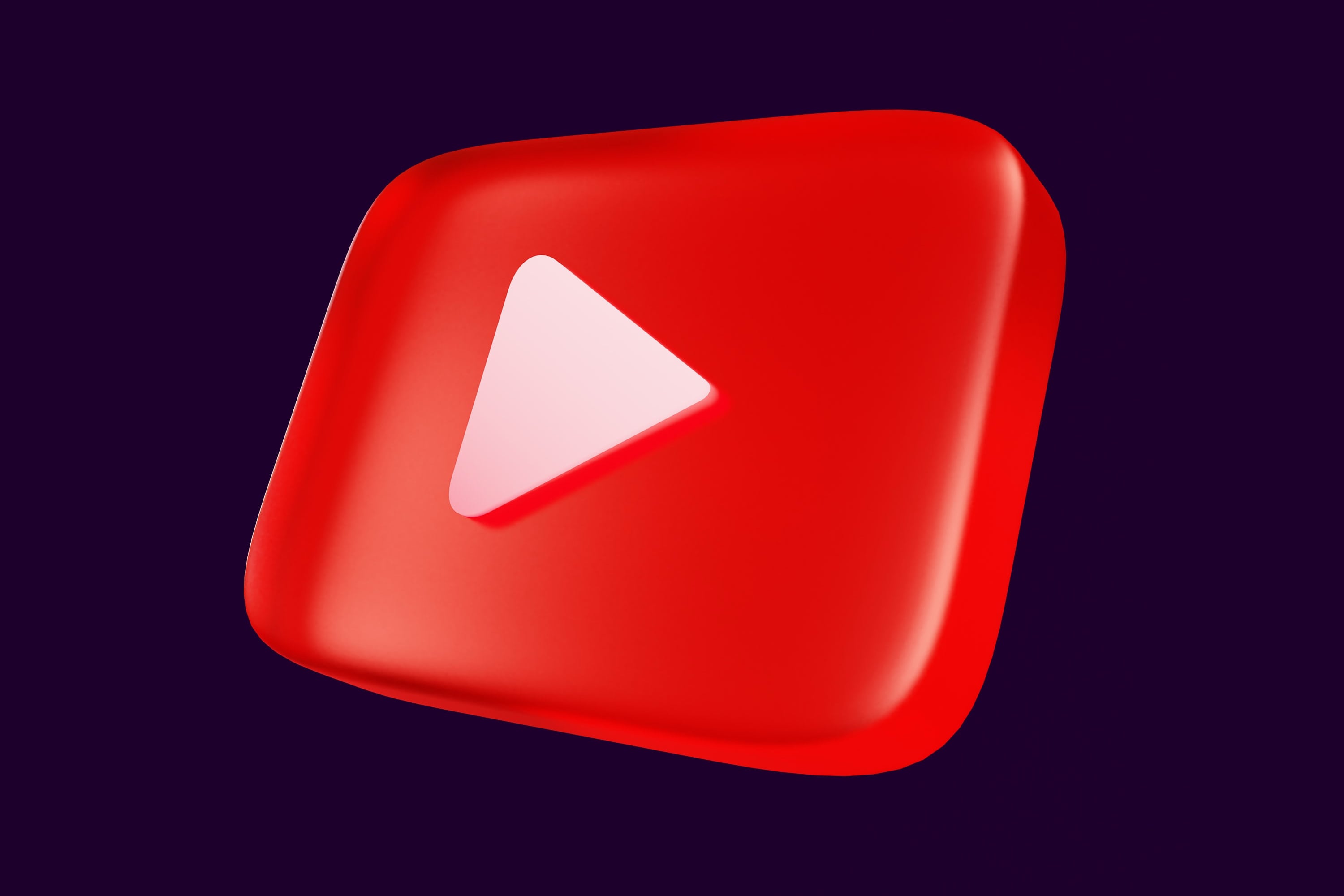 Глава Минцифры объяснил, почему в России не будут блокировать YouTube