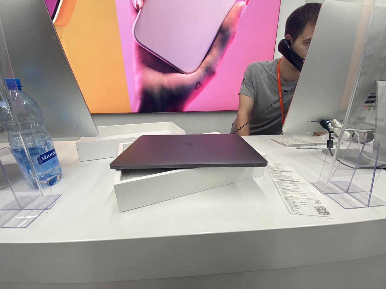 Cstore отказался ремонтировать мой MacBook, вернул деньги и закрылся