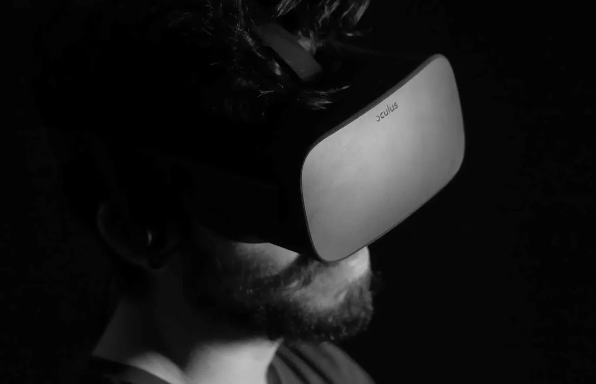 Apple запатентовала перчатки для AR-шлема
