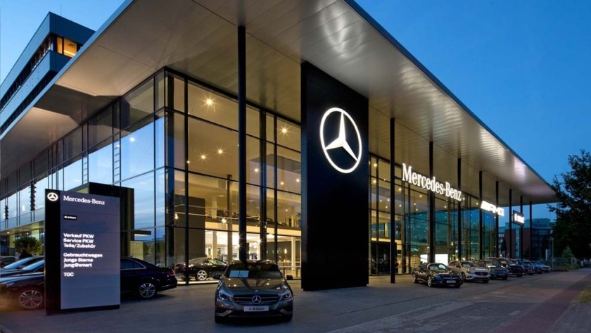 Mercedes хочет продать имущество в России одному из дилеров