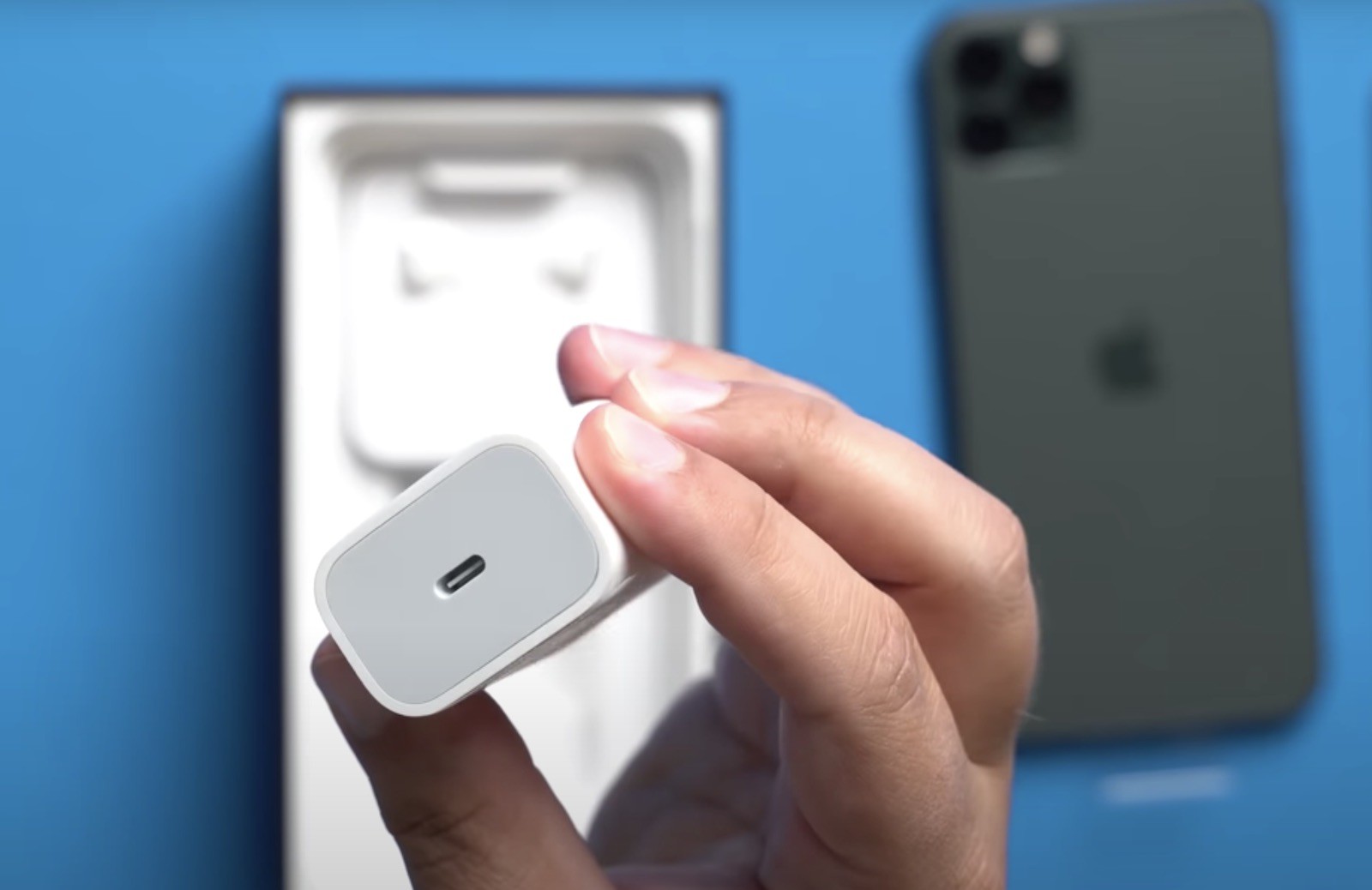 Бразилия запретила продажи iPhone без адаптера питания и оштрафовала Apple на $2,3 млн