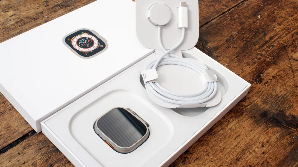 Сколько сейчас стоят Apple Watch Ultra и AirPods Pro 2 на Горбушке
