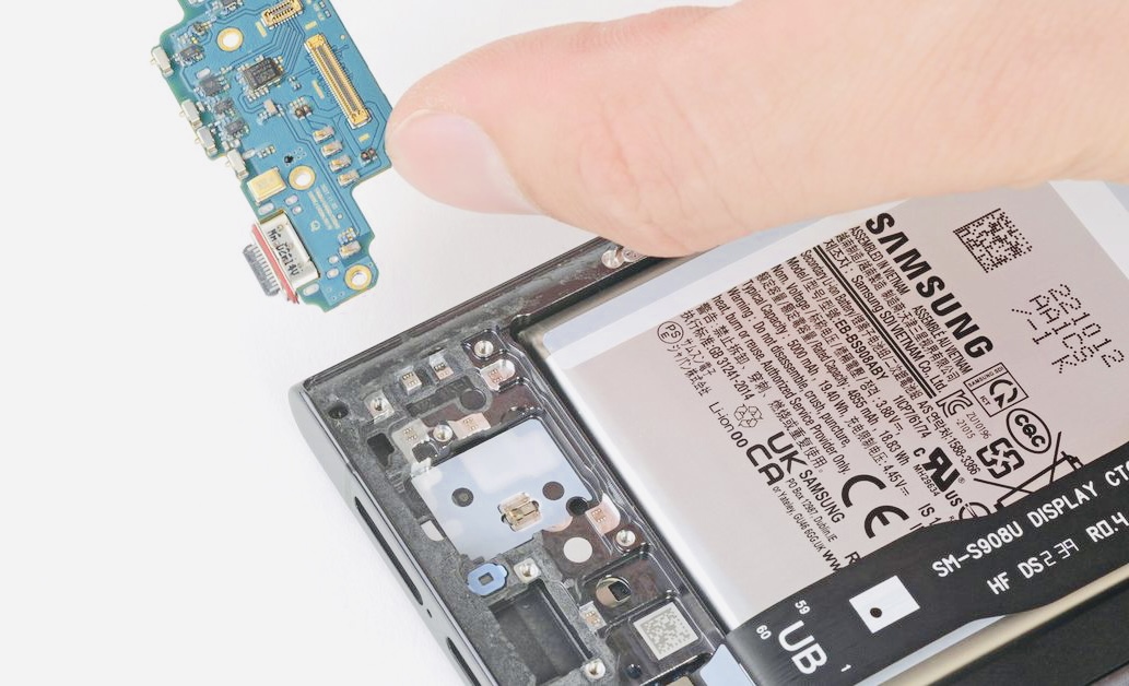 Samsung разрешила самостоятельно ремонтировать Galaxy S22