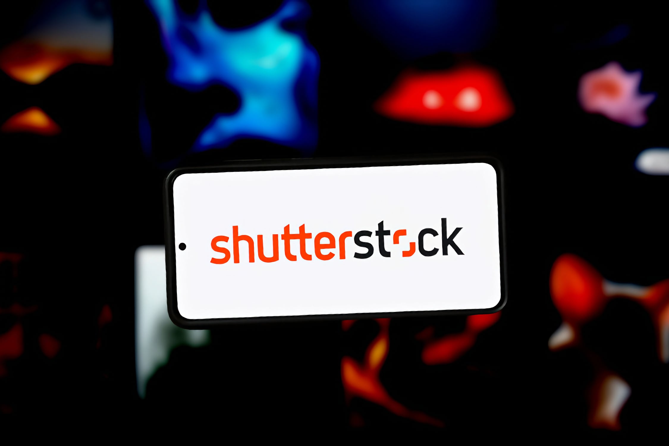 Роскомнадзор разблокировал фотобанк Shutterstock. Для этого сервису пришлось удалить запрещенный контент