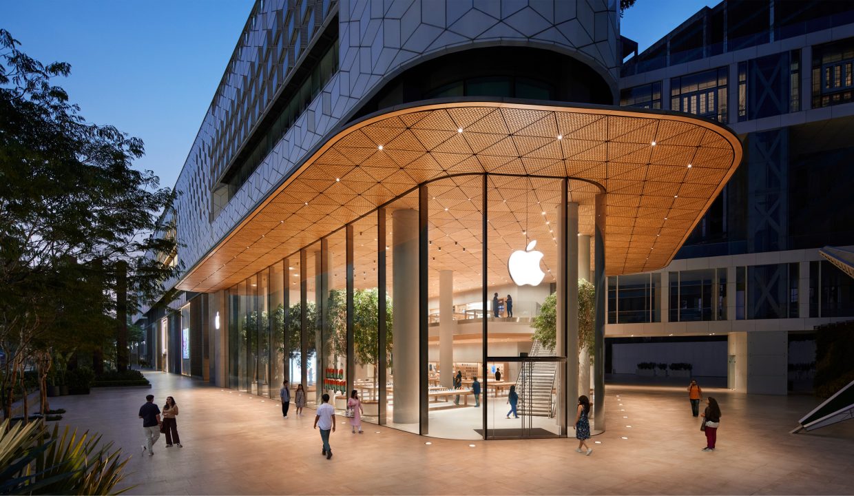 Как выглядит первый Apple Store в Индии. Он полностью питается от солнечных батарей