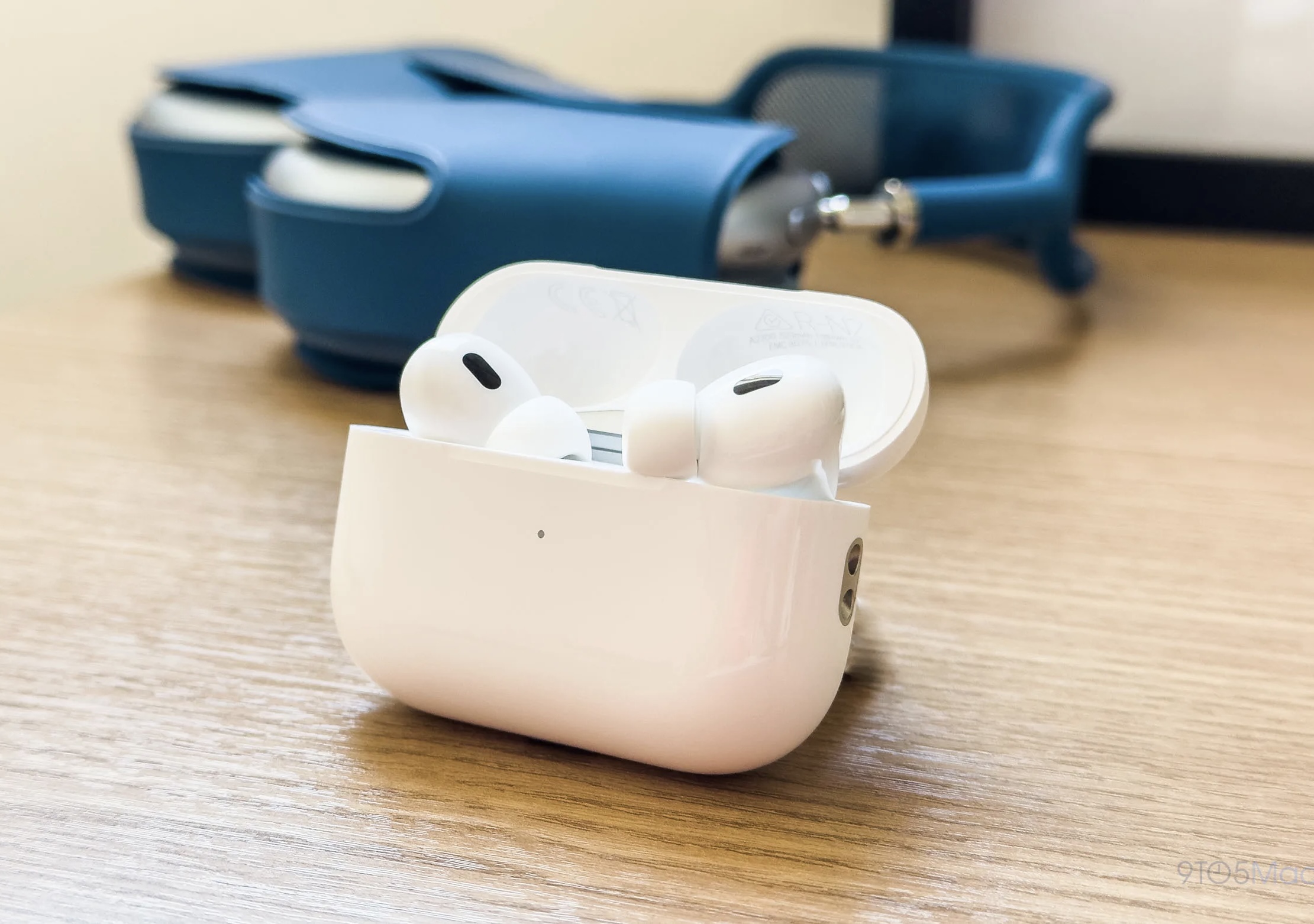 Apple выпустила новые прошивки для наушников AirPods и Beats