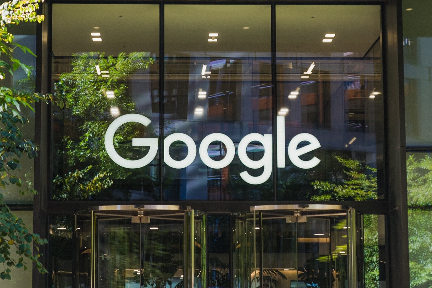 Выручка российского подразделения Google упала на 82%, до 24,2 миллиардов рублей