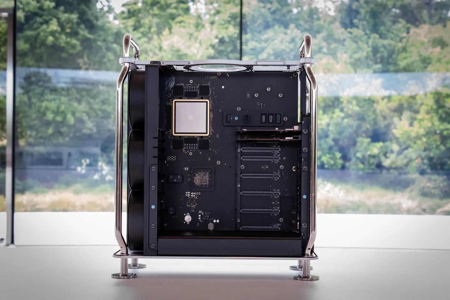 Apple перестала продавать Mac с процессорами Intel