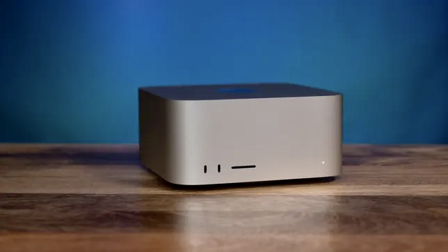Вышли первые обзоры Mac Studio с процессором M2 Ultra. Он очень мощный и тихий