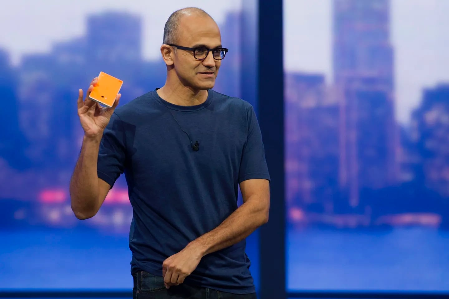 Глава Microsoft Сатья Наделла признал, что отказ от Windows Phone и смартфонов был ошибкой