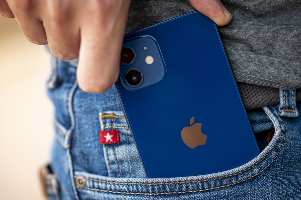 Власти Франции разрешили Apple вернуть в продажу iPhone 12 после релиза iOS 17.1