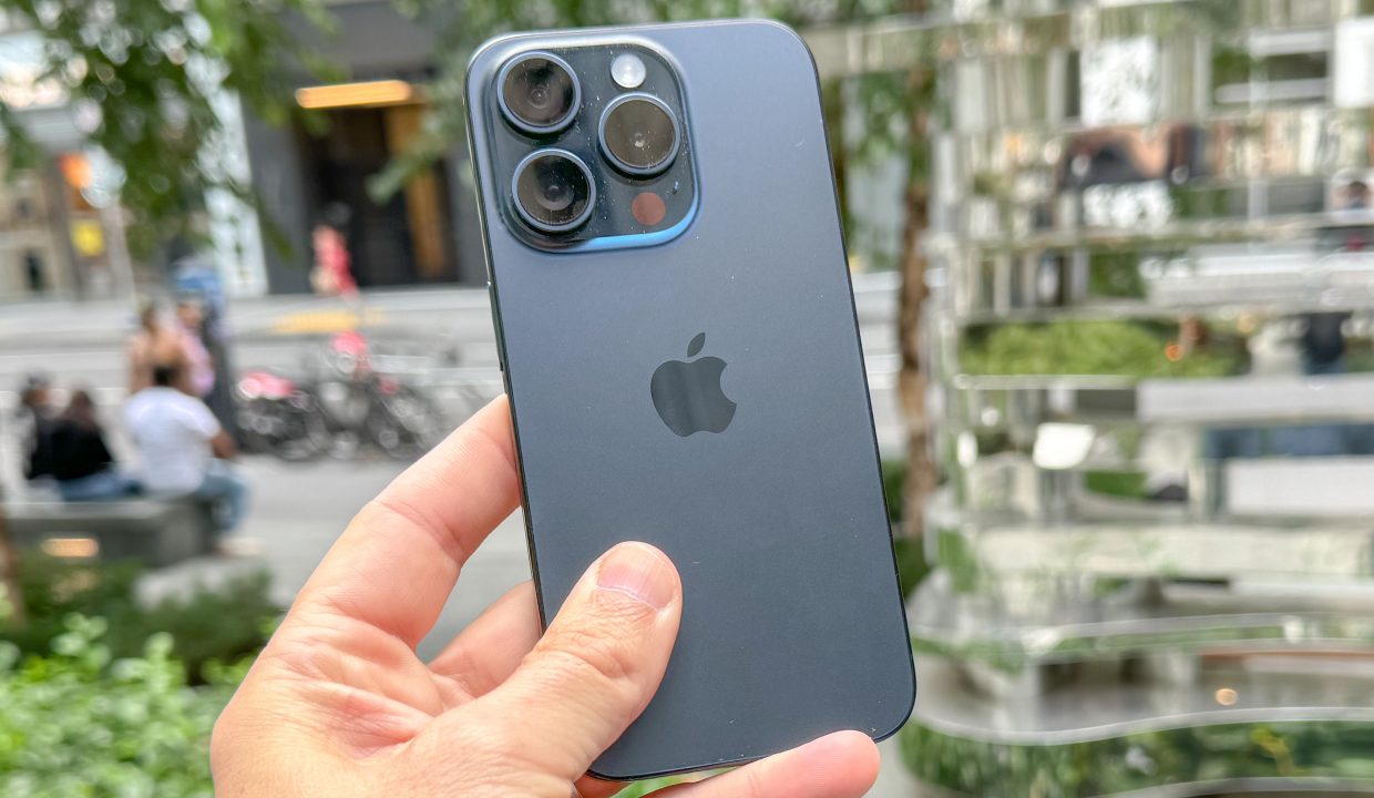 Спрос на iPhone 15 в России упал. Стоимость iPhone 15 Pro Max снизилась на 13% за месяц