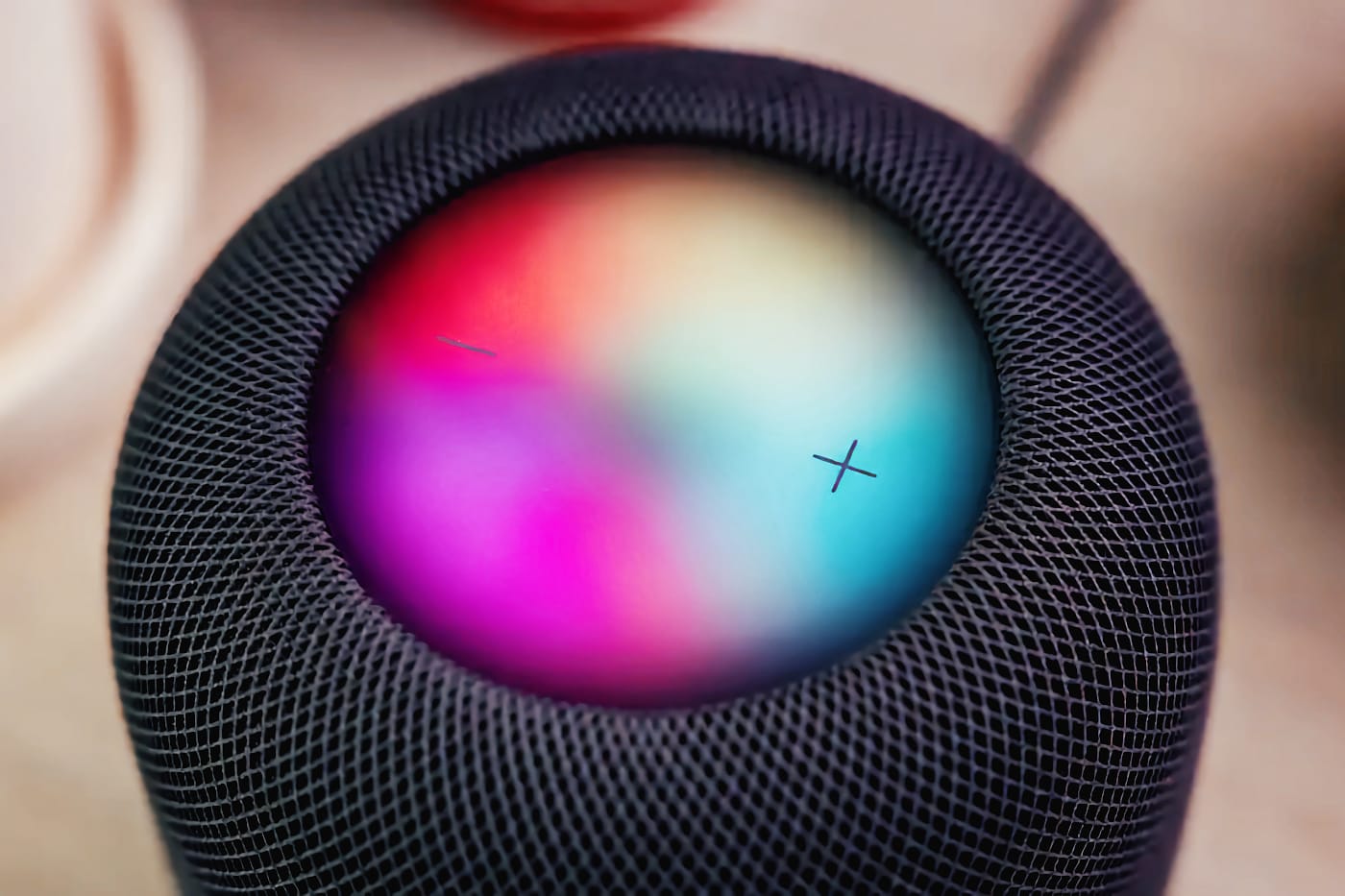 Новая HomePod получит изогнутый сенсорный экран
