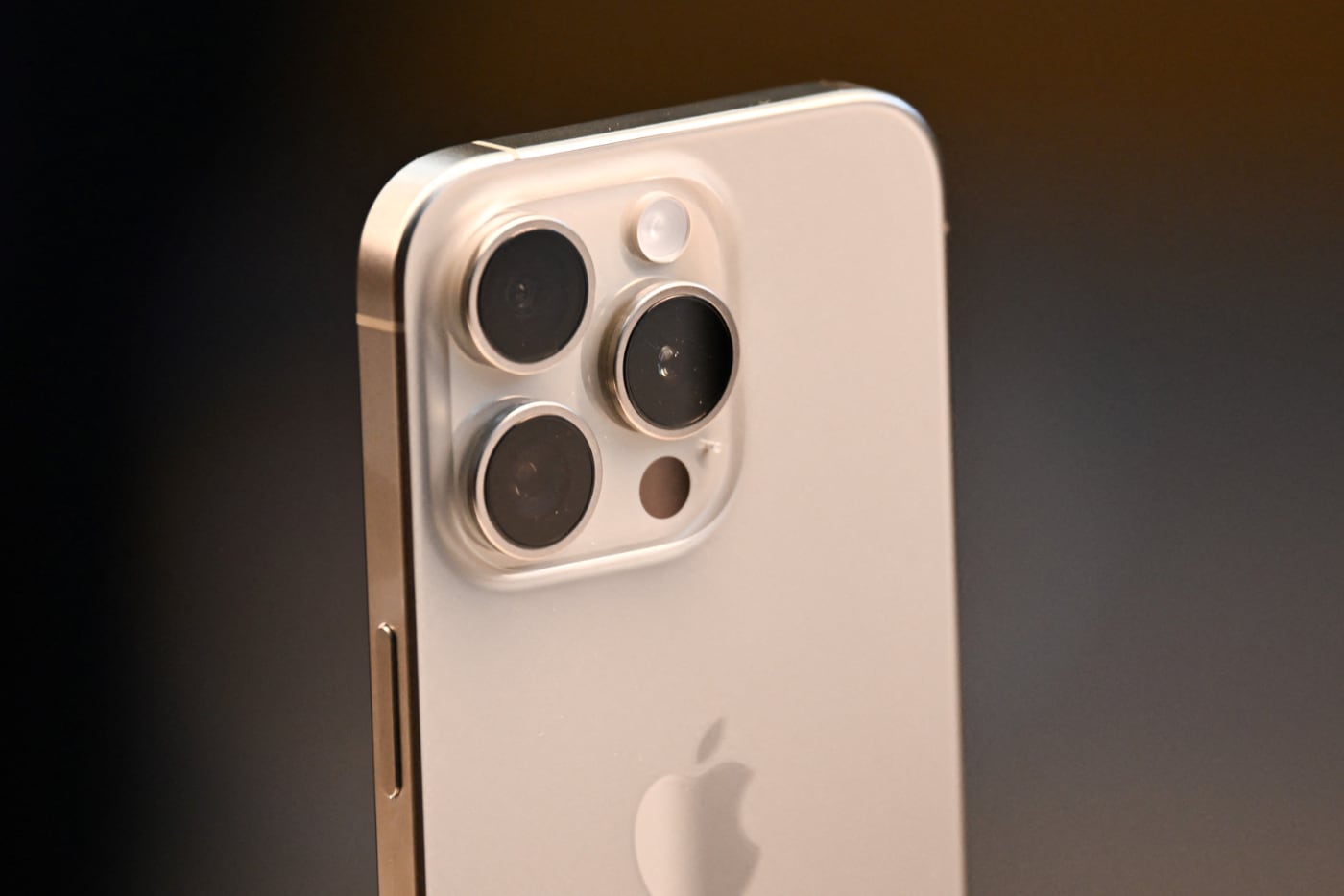 Apple тайно скупает стартапы и нанимает сотрудников для создания нового искусственного интеллекта в iPhone 16