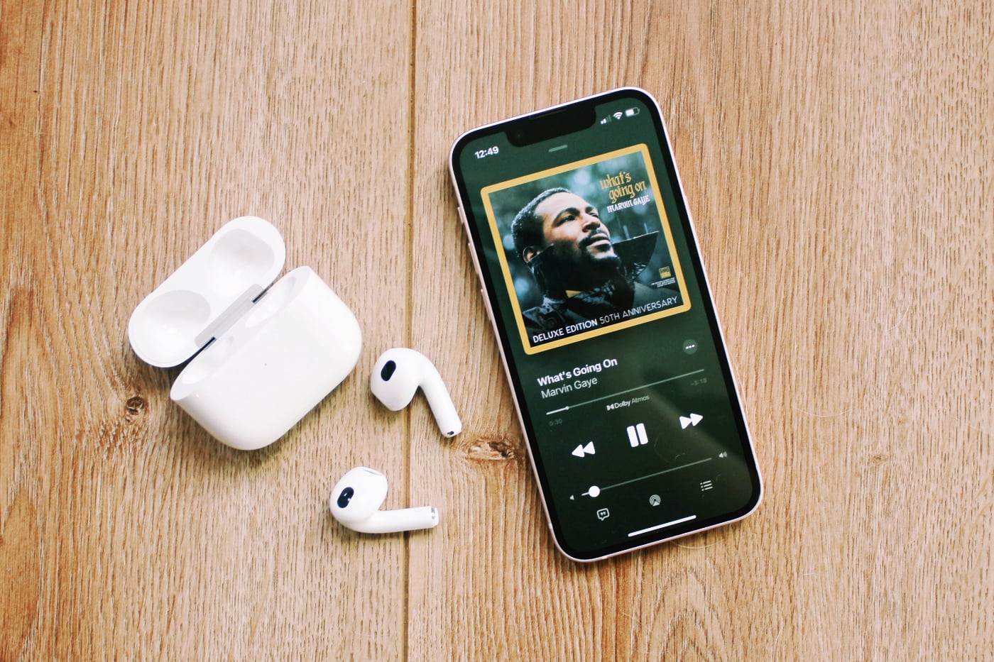 Apple выпустила прошивку 6A321 для AirPods 3