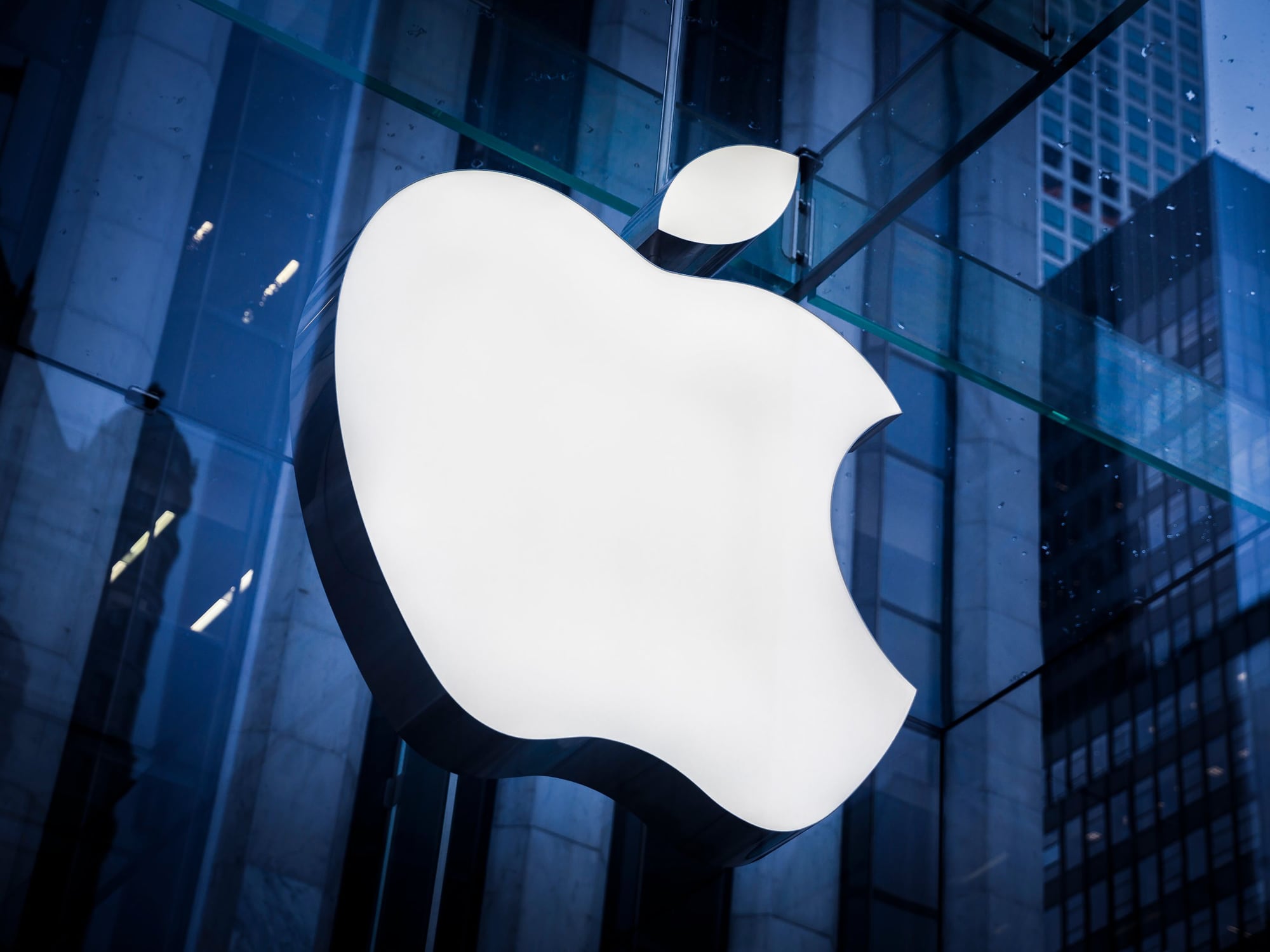 Выручка Apple в России упала в 23 раза в 2023 году