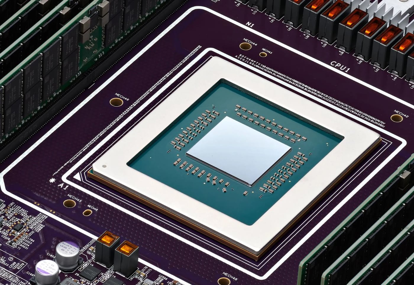 Google представила собственный ARM-процессор Axios для дата-центров. Он на 50% быстрее Intel
