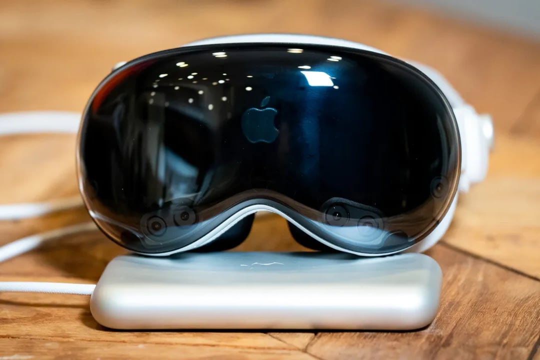Продажи Apple Vision Pro в США резко упали, в демо-зоны никто не приходит
