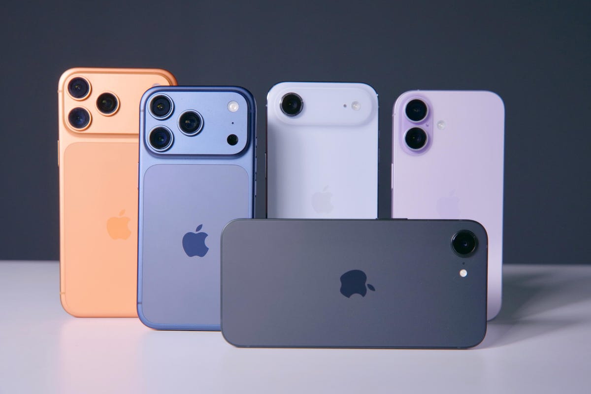 iPhone 17 Pro Max и iPhone 17 заняли топ места по критерию автономности (работа батареи на одном заряде) среди всех смартфонов 2025 года