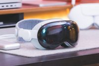 Новый Vision Pro выйдет минимум через два года. Сейчас для Apple в приоритете умные очки