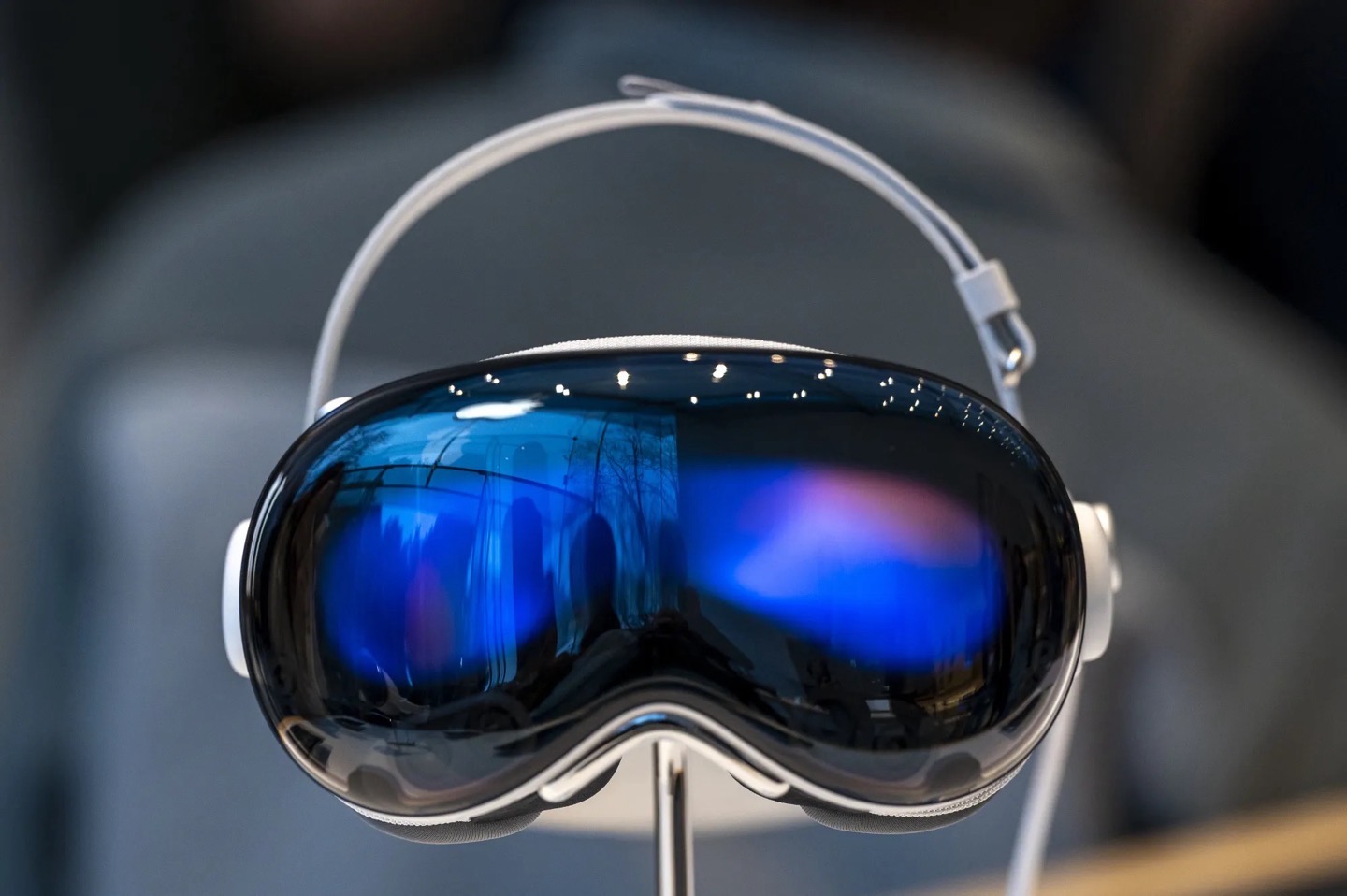 Новый CEO Apple Джон Тернус отказался выпускать шлем Vision Pro 2