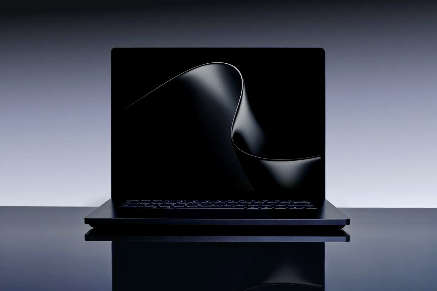 Microsoft анонсировала Surface Laptop Ultra на базе RTX Spark. Это самый мощный ноутбук компании, релиз осенью
