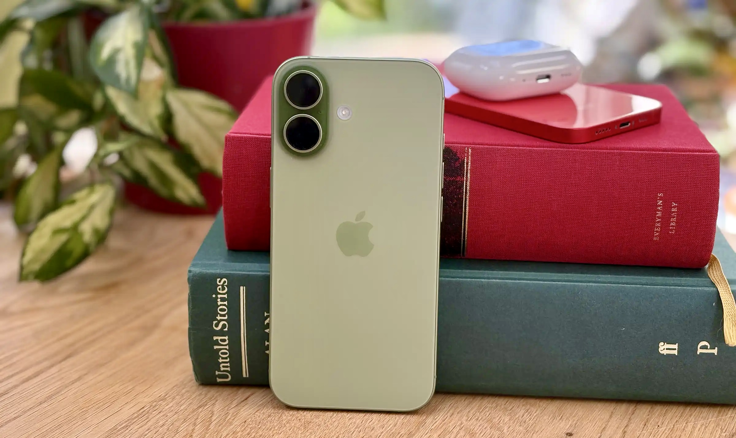 iPhone 17 продается так хорошо, что Apple увеличила производство на 20%. И это на фоне кризиса на рынке смартфонов