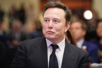 Илон Маск стал первым триллионером в истории после выхода SpaceX на биржу