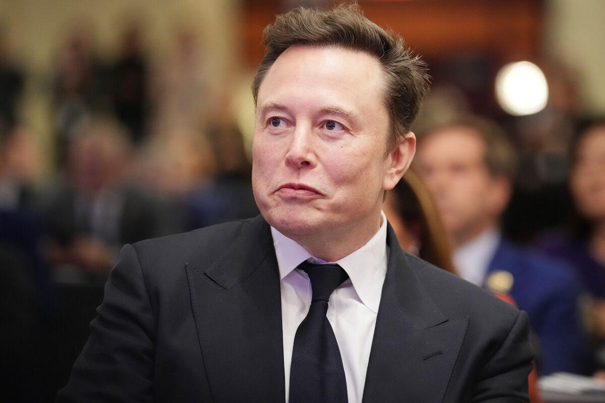 Илон Маск стал первым триллионером в истории после выхода SpaceX на биржу