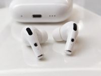 Apple приостановила разработку AirPods Pro со встроенной камерой