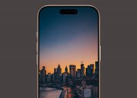 Пора обновить экран: 10 ярких обоев для iPhone, которые можно скачать бесплатно