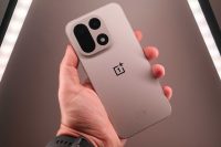 OnePlus-15-REVIEW-back-handheld-2 Бренд OnePlus прекращает существование. Oppo ликвидирует марку из-за провала продаж