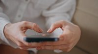 В России резко начали дорожать мобильные тарифы. ФАС уже проверяет операторов