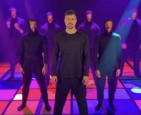 MrBeast неожиданно снял ролик под русскую песню. Видео &laquo;Мистер Бист ест рис&raquo; уже обсуждают миллионы