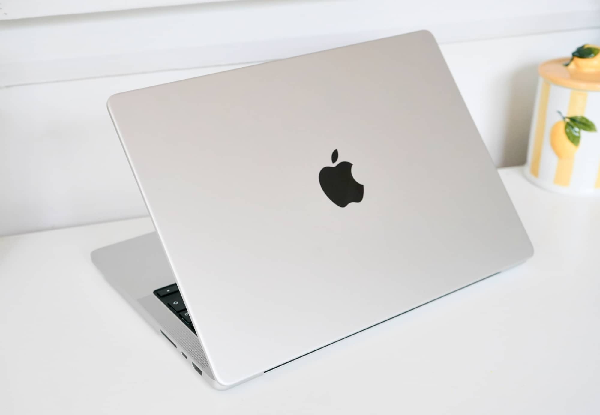 Apple сократила поставки устройств в 2026 году из-за нехватки памяти